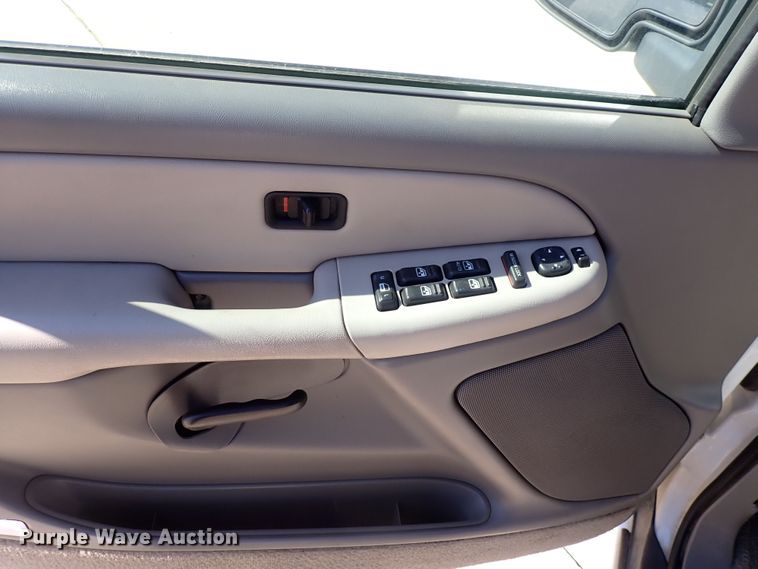 image for item DQ2954 2000 GMC Yukon XL  SUV