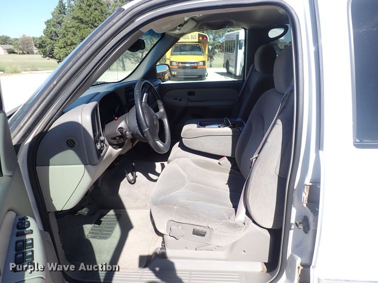 image for item DQ2954 2000 GMC Yukon XL  SUV