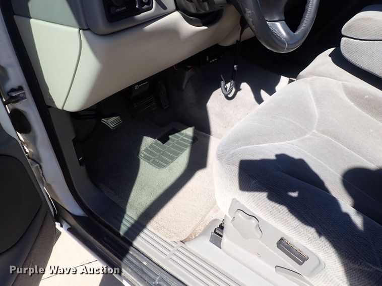 image for item DQ2954 2000 GMC Yukon XL  SUV