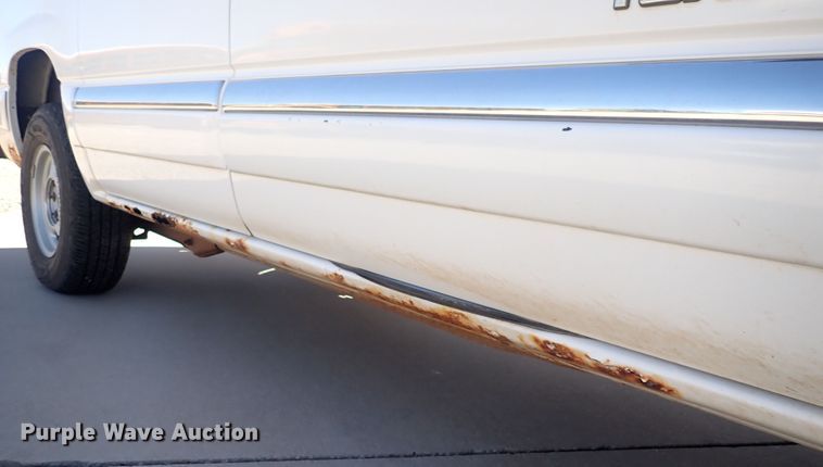 image for item DQ2954 2000 GMC Yukon XL  SUV