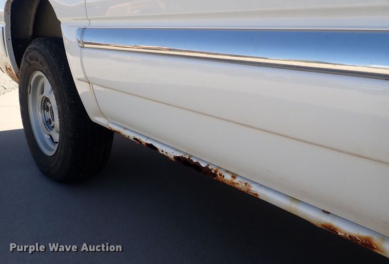 image for item DQ2954 2000 GMC Yukon XL  SUV