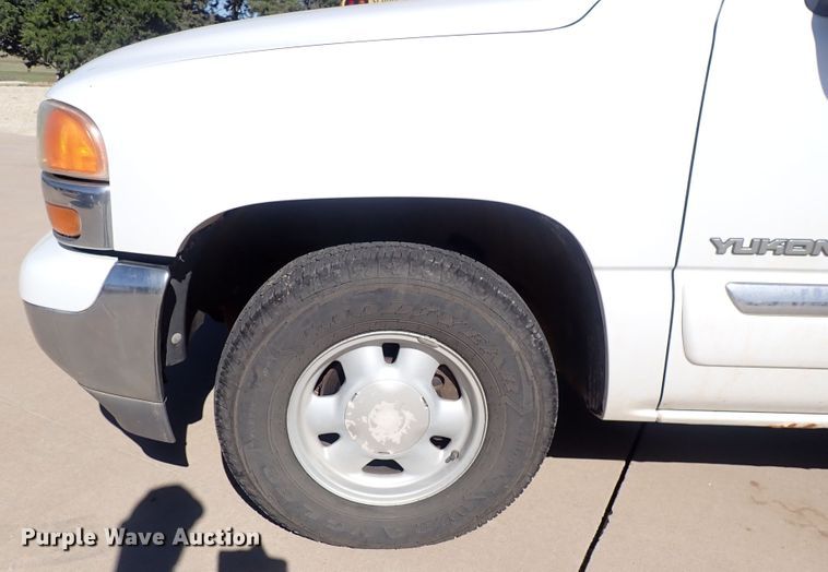 image for item DQ2954 2000 GMC Yukon XL  SUV