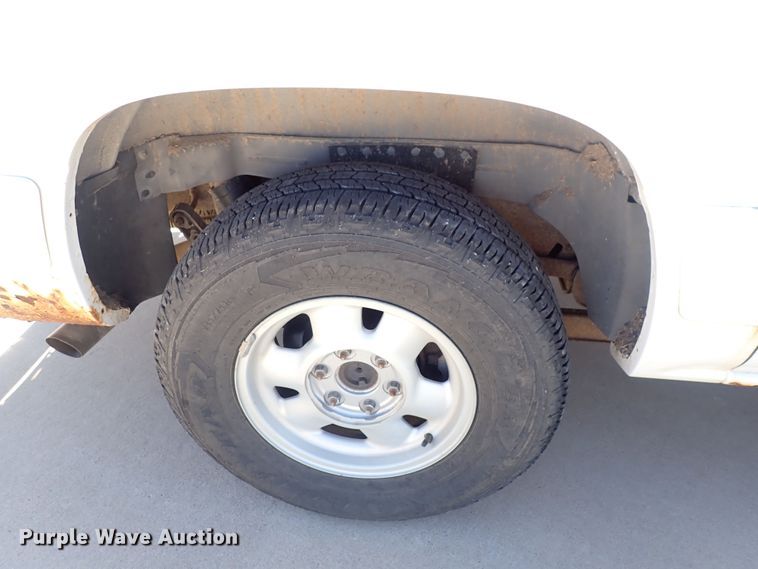 image for item DQ2954 2000 GMC Yukon XL  SUV