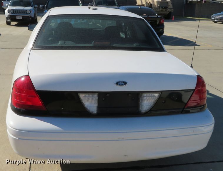image for item DR0139 2005 Ford Crown Victoria Police Interceptor