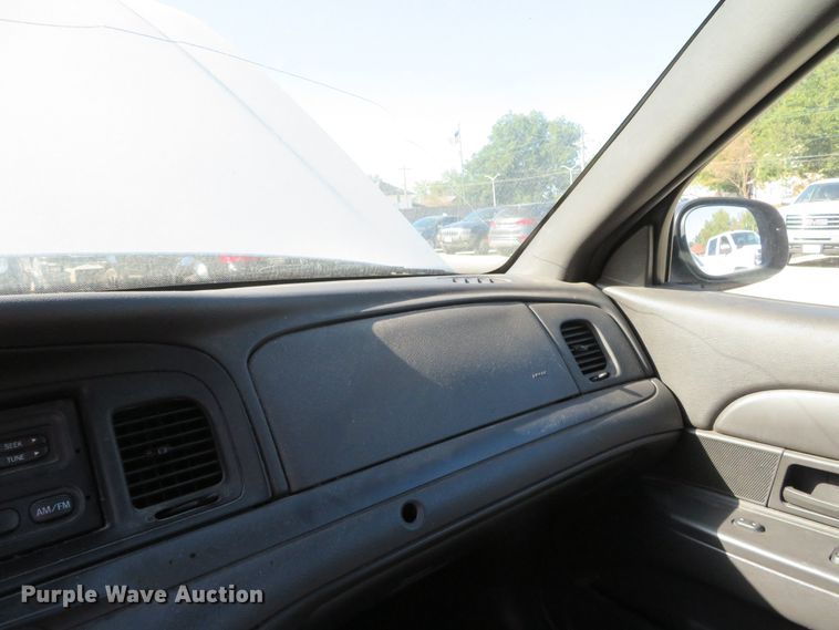 image for item DR0139 2005 Ford Crown Victoria Police Interceptor