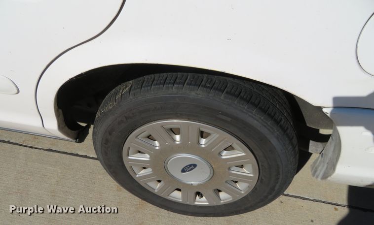 image for item DR0139 2005 Ford Crown Victoria Police Interceptor