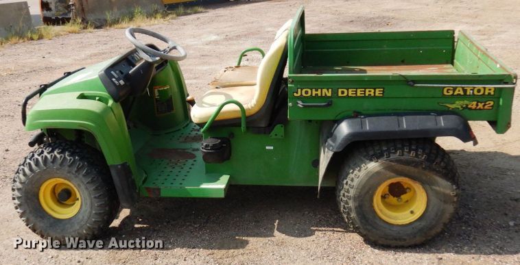 image for item DR0525 2007 John Deere Gator  utility vehicle