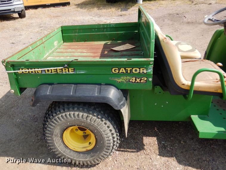image for item DR0525 2007 John Deere Gator  utility vehicle