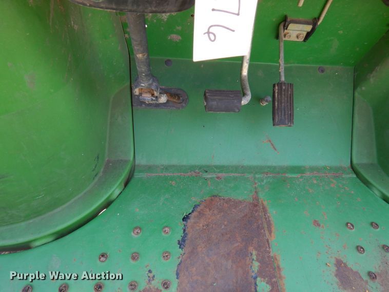 image for item DR0525 2007 John Deere Gator  utility vehicle