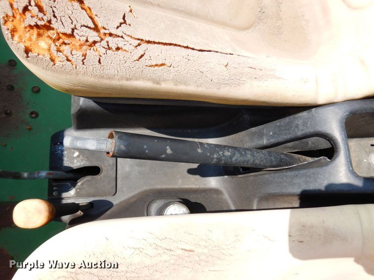 image for item DR0525 2007 John Deere Gator  utility vehicle