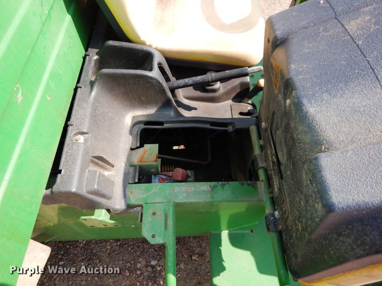 image for item DR0525 2007 John Deere Gator  utility vehicle