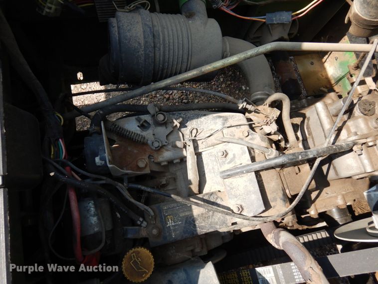 image for item DR0525 2007 John Deere Gator  utility vehicle