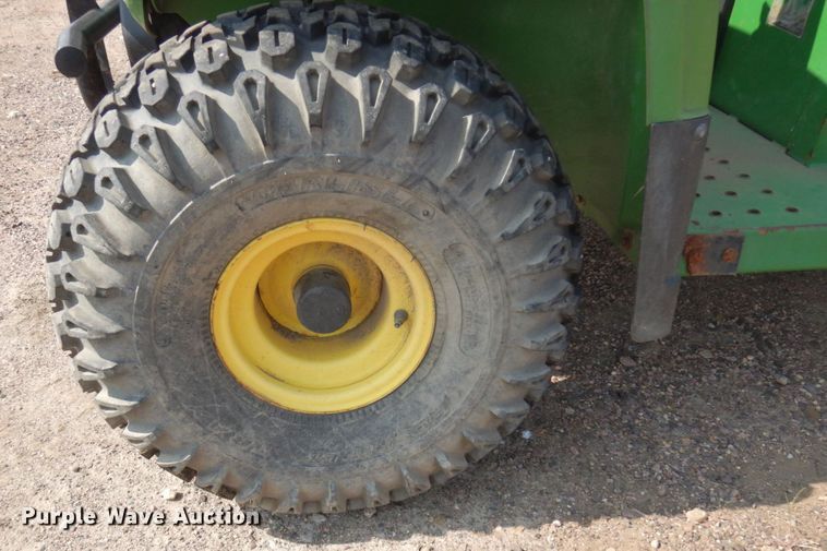 image for item DR0525 2007 John Deere Gator  utility vehicle