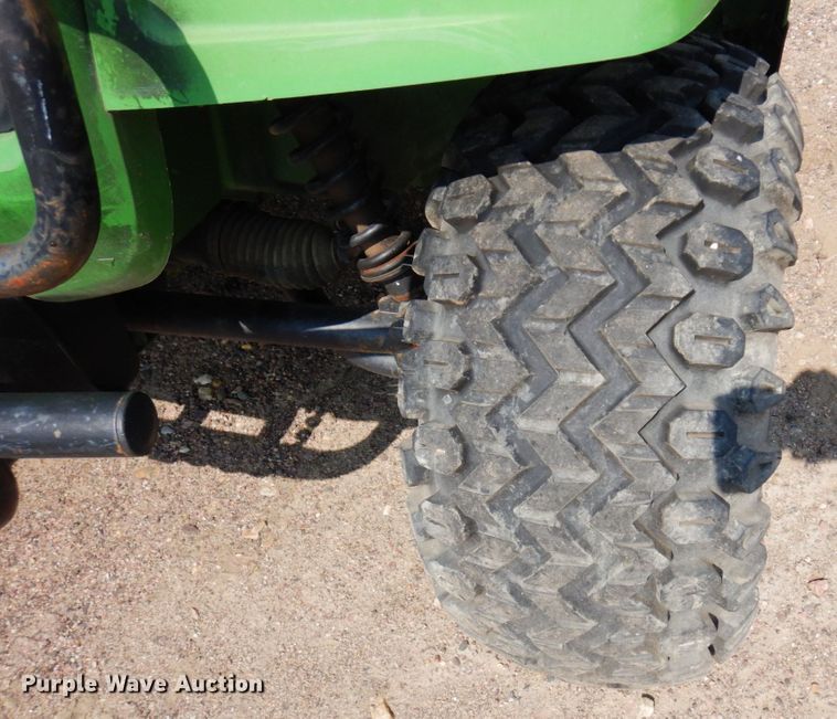 image for item DR0525 2007 John Deere Gator  utility vehicle