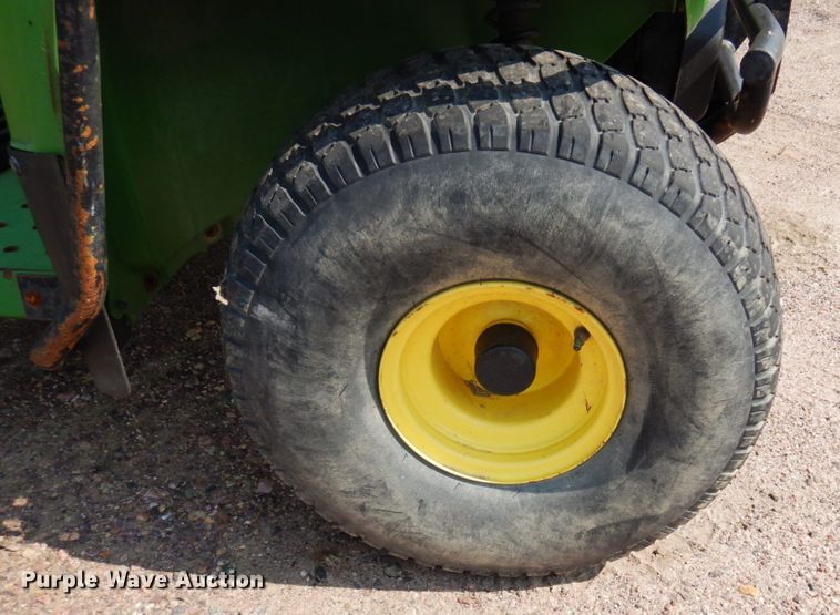 image for item DR0525 2007 John Deere Gator  utility vehicle