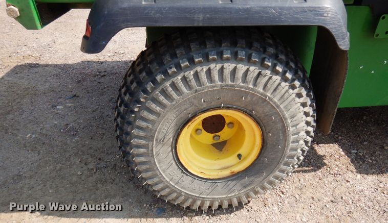 image for item DR0525 2007 John Deere Gator  utility vehicle