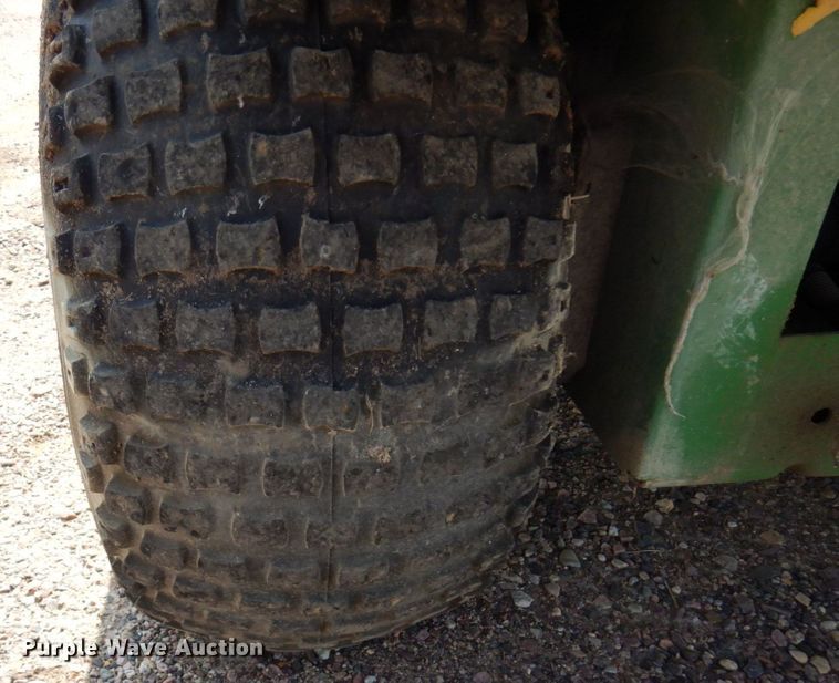 image for item DR0525 2007 John Deere Gator  utility vehicle