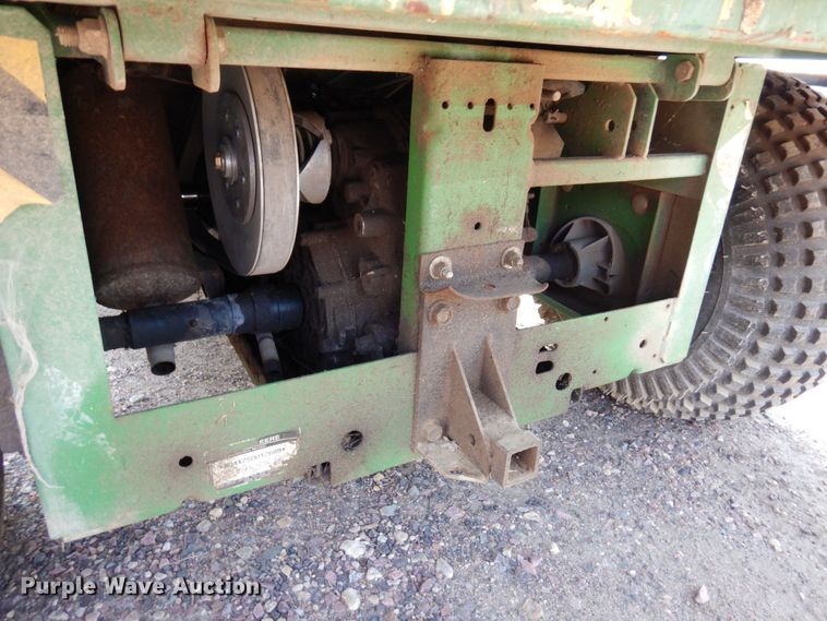 image for item DR0525 2007 John Deere Gator  utility vehicle