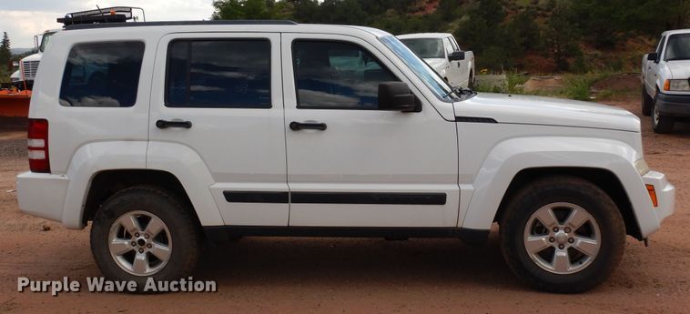 image for item DR1327 2012 Jeep Liberty  SUV