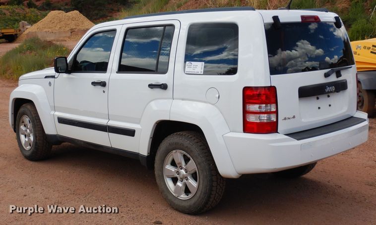 image for item DR1327 2012 Jeep Liberty  SUV