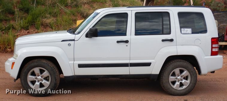 image for item DR1327 2012 Jeep Liberty  SUV