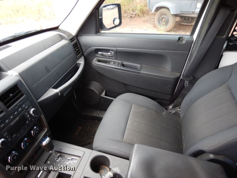 image for item DR1327 2012 Jeep Liberty  SUV