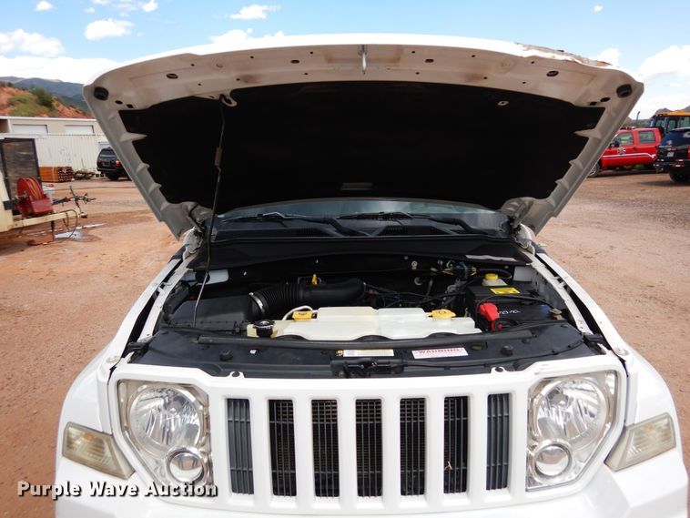 image for item DR1327 2012 Jeep Liberty  SUV
