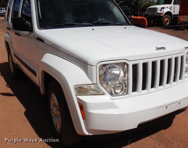 image for item DR1327 2012 Jeep Liberty  SUV