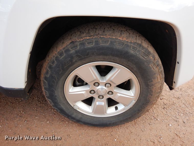image for item DR1327 2012 Jeep Liberty  SUV