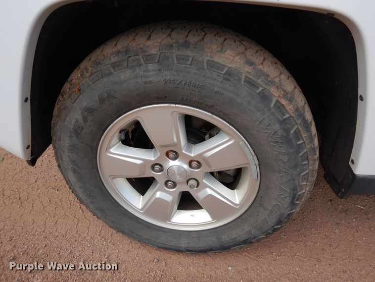 image for item DR1327 2012 Jeep Liberty  SUV