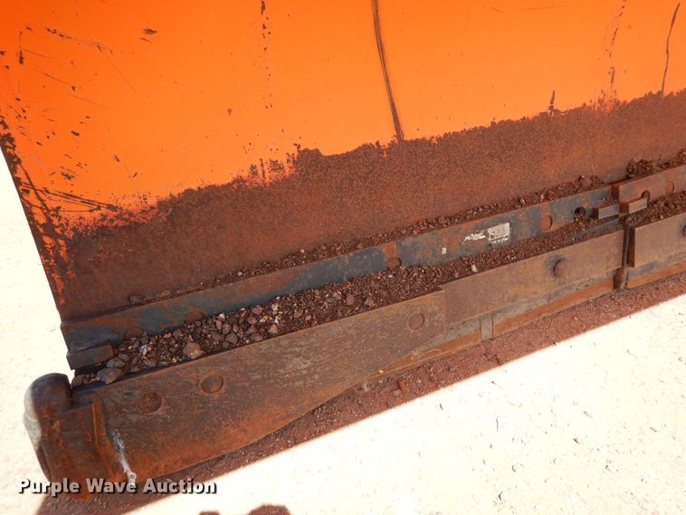 image for item DR1330 2000 International 4800  spreader truck