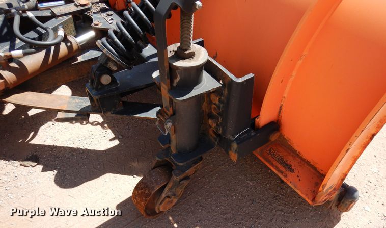 image for item DR1330 2000 International 4800  spreader truck