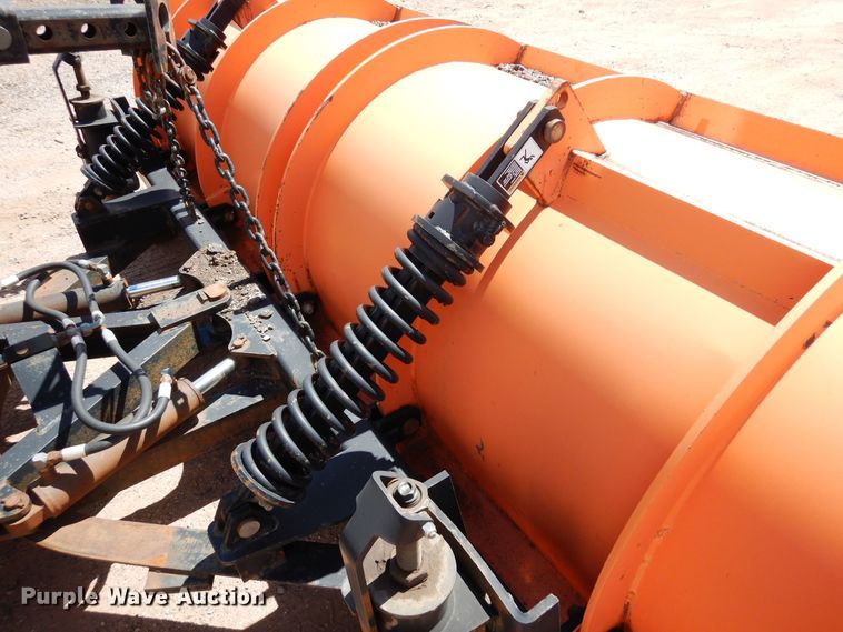 image for item DR1330 2000 International 4800  spreader truck