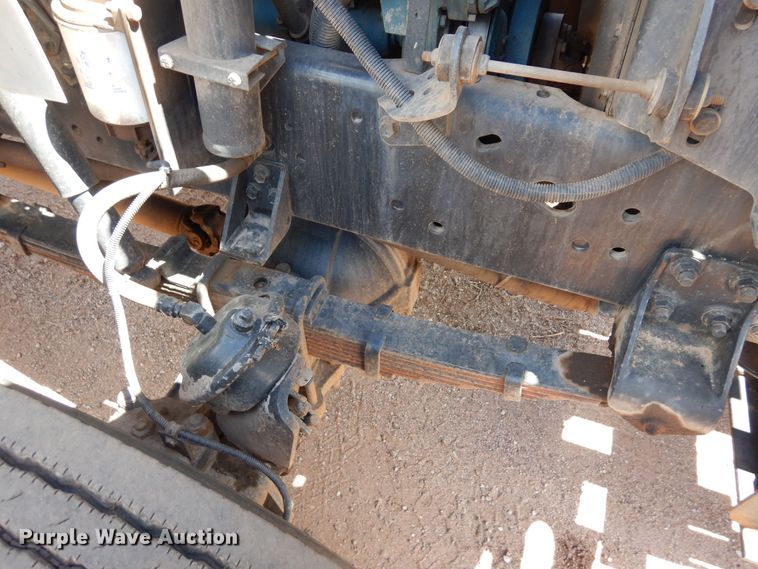 image for item DR1330 2000 International 4800  spreader truck