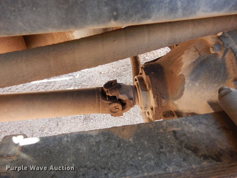 image for item DR1330 2000 International 4800  spreader truck