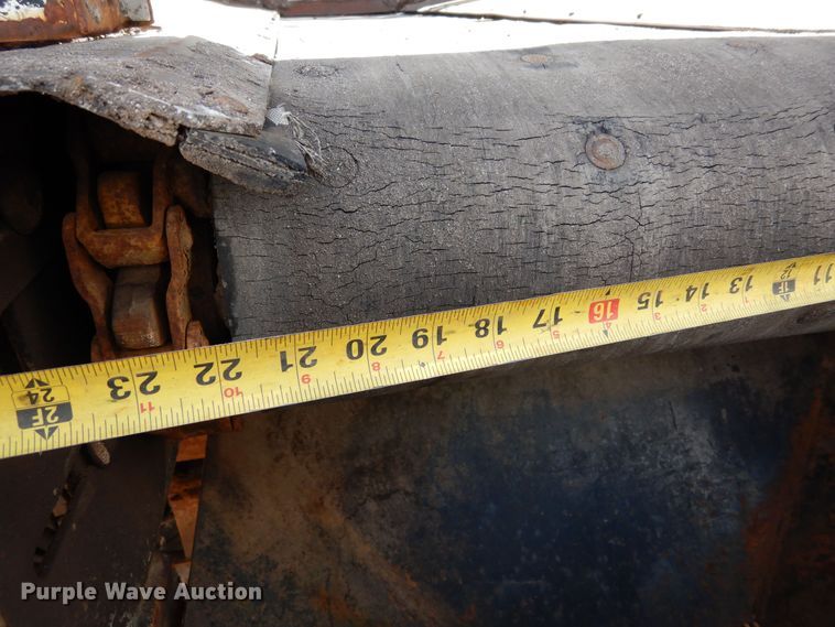 image for item DR1330 2000 International 4800  spreader truck