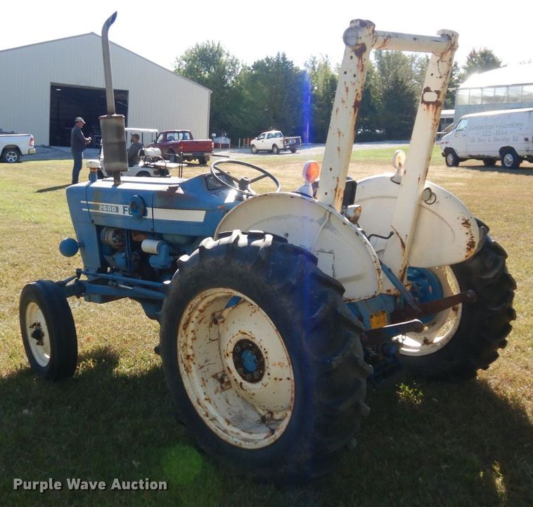 image for item DS1435 1977 Ford 2600  tractor