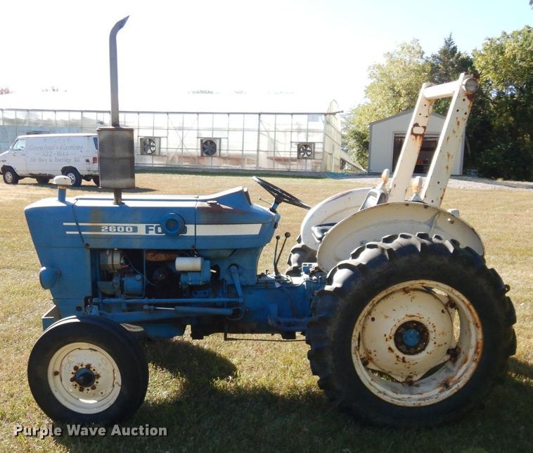 image for item DS1435 1977 Ford 2600  tractor