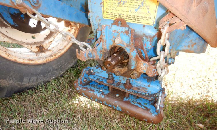 image for item DS1435 1977 Ford 2600  tractor