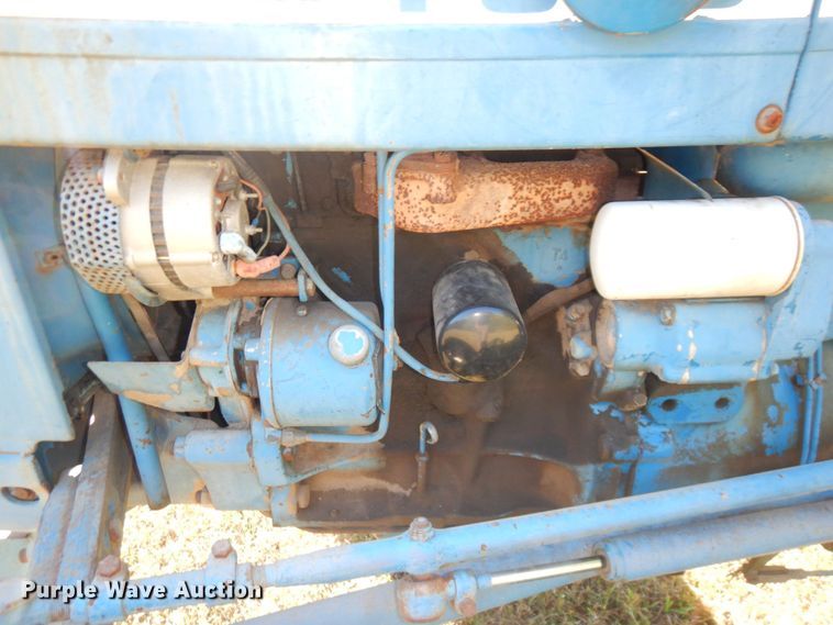 image for item DS1435 1977 Ford 2600  tractor