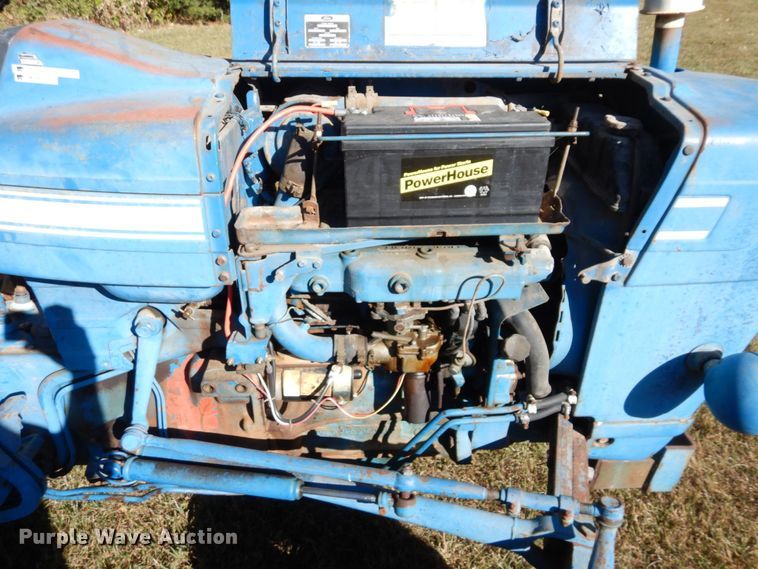 image for item DS1435 1977 Ford 2600  tractor