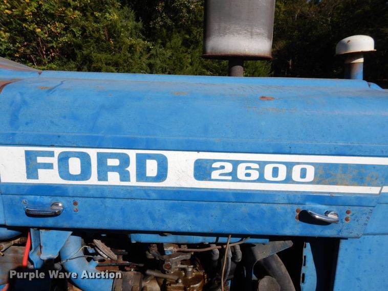 image for item DS1435 1977 Ford 2600  tractor