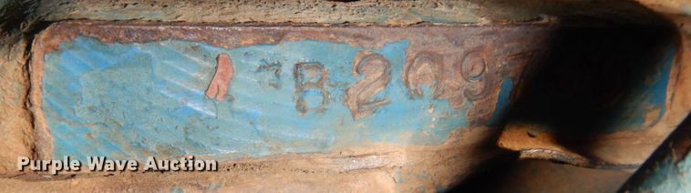 image for item DS1435 1977 Ford 2600  tractor