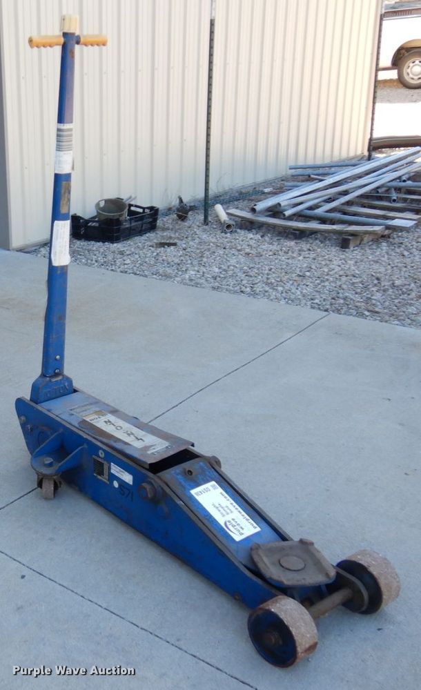 image for item DS1436 Lincoln MIL-660  floor jack