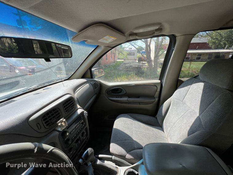 image for item IA9148 2004 Chevrolet TrailBlazer  SUV