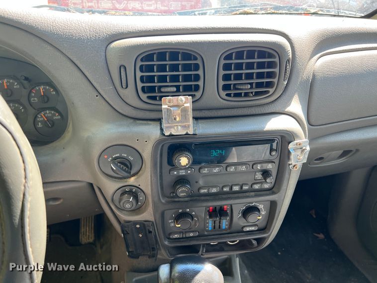 image for item IA9148 2004 Chevrolet TrailBlazer  SUV