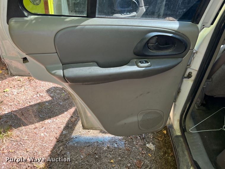 image for item IA9148 2004 Chevrolet TrailBlazer  SUV