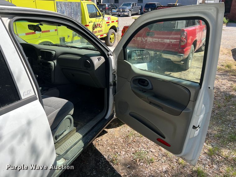 image for item IA9148 2004 Chevrolet TrailBlazer  SUV