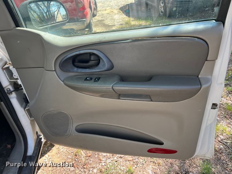 image for item IA9148 2004 Chevrolet TrailBlazer  SUV