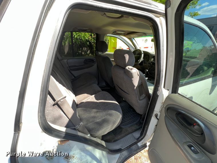 image for item IA9148 2004 Chevrolet TrailBlazer  SUV